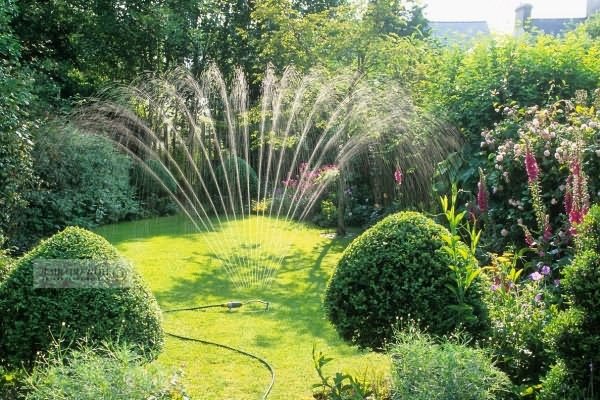 Garden irrigation accessories